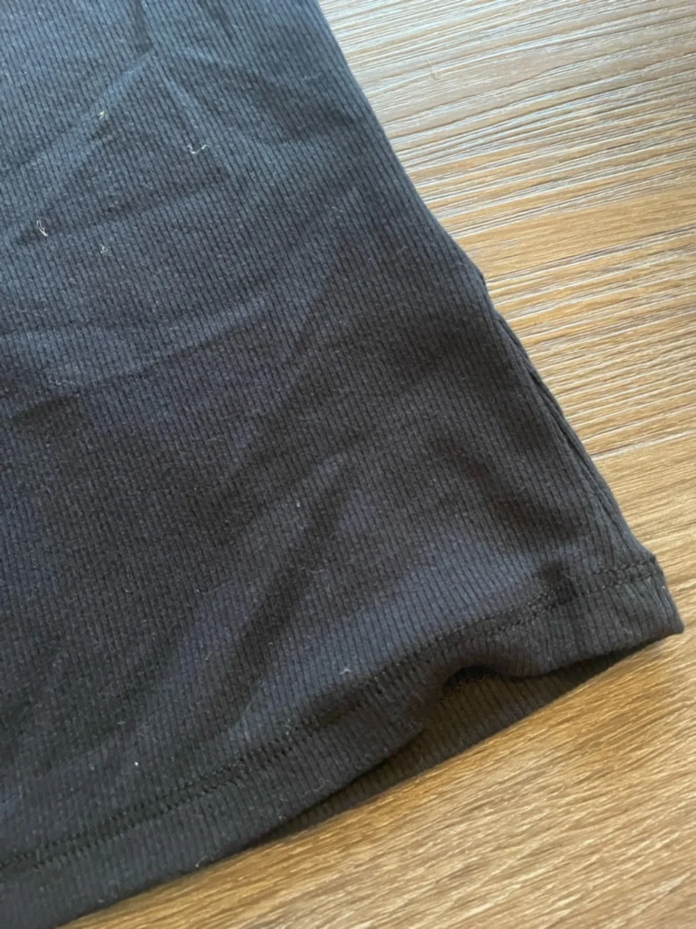 NWT Pilcro Anthropologie Black Ribbed Scoop Halter Tank - Picture 4 of 6